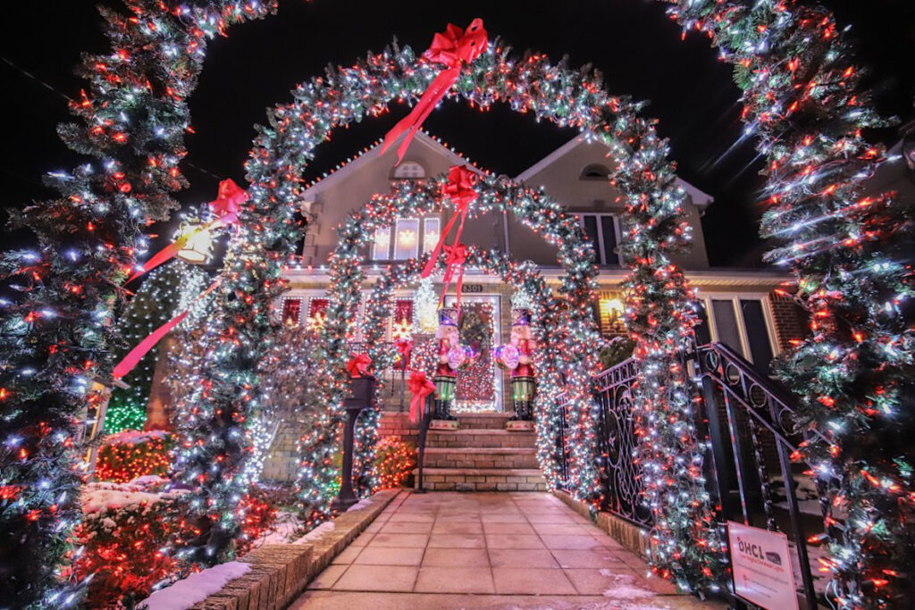 Descubra a Magia das Casas de Natal de Dyker Heights, Brooklyn