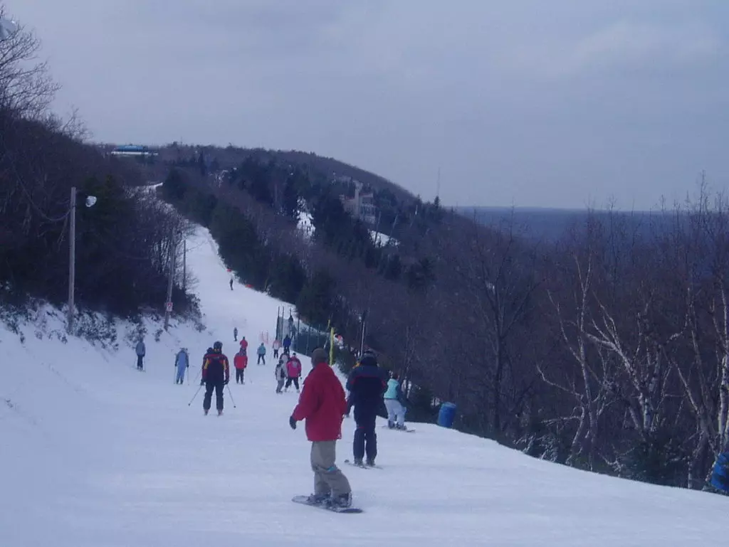 Inverno em Nova York: Quais as melhores estações de ski para garantir um passeio? 1 Camelback Mountain Resort