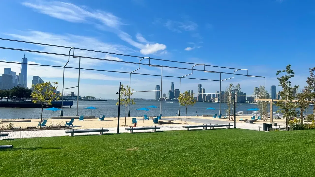 Onde fica a Manhattan Beach em Nova York? 3 O que fazer ao chegar: passeios rápidos perto da área e opções para diferentes perfis — coastal brooklyn waterfront
