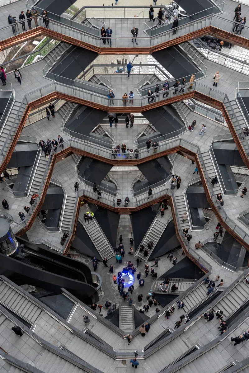 The Vessel em Nova York: o que é, como chegar e dicas para visitar 2 Como funciona a visita: altura, circulação e o que esperar ao subir os níveis — the vessel hudson yards