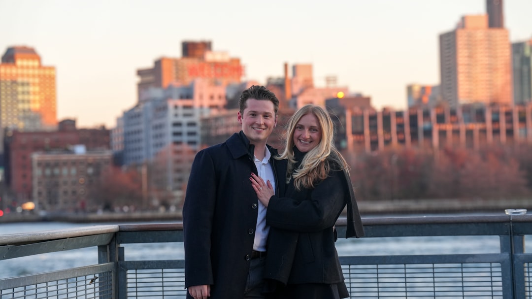 Ponte do Brooklyn em Nova York e os melhores pontos para fotos 3 Por do sol e noite: onde fotografar por ângulo (e o que muda em cada horário) — brooklyn bridge walkway