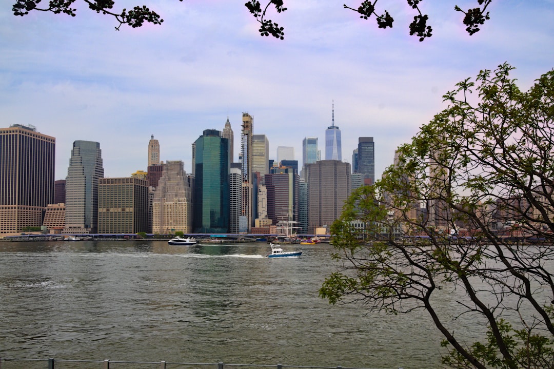 Ponte do Brooklyn em Nova York e os melhores pontos para fotos 4 Quando faz sentido fazer um passeio Ponte do Brooklyn com carro e como decidir entre carro e caminhada — brooklyn bri...